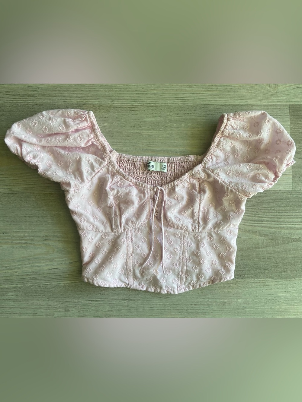 Hollister Pink Eyelet Milkmaid Puff Sleeve Crop Top Corset Detail Smocked XS
